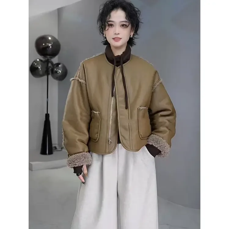 多一“暖冬气场”冬季皮拼接羊羔毛一圆领两面穿保暖休闲外套   