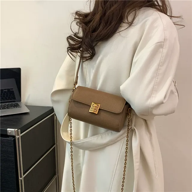 今年夏天流行小包包女百搭2025新款法式链条单肩斜挎包复古小方包