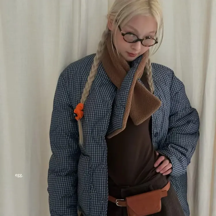 藏蓝色格纹宽松加厚保暖时尚休闲冬季女式外套