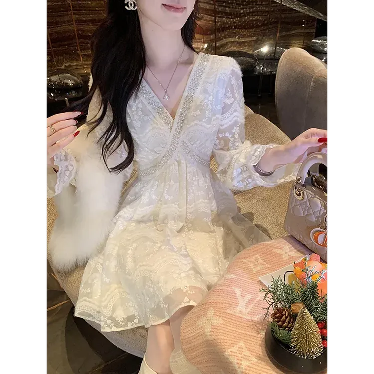 鱼兔子的兔子 精致小香风钉珠蕾丝连衣裙女秋冬新款加绒打底裙子