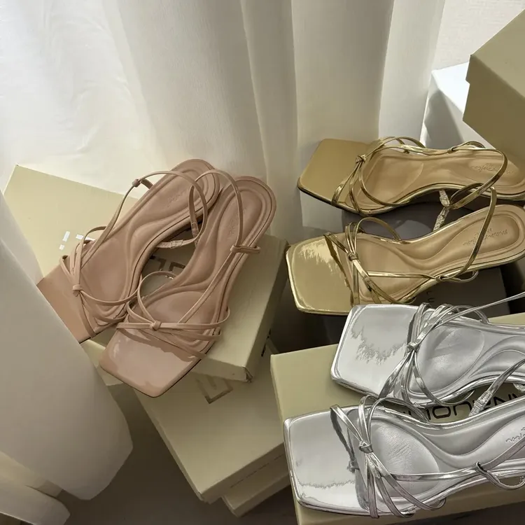 粉色系！2025夏季新款法式气质方头交叉一字带坡跟时装金色凉鞋女