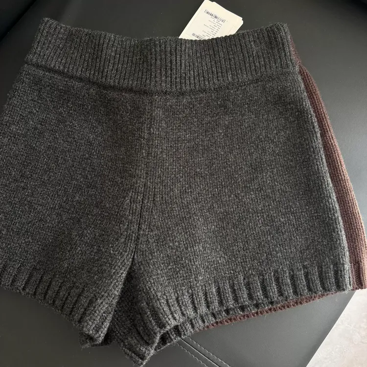 韩版高级感遮跨显瘦针织短裤女2025秋冬新款气质百搭a字休闲裤ins