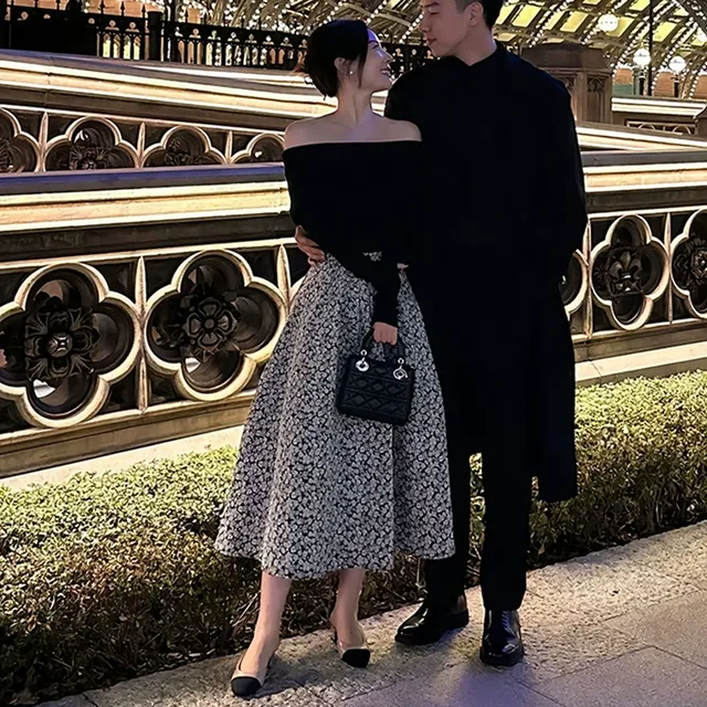 法式轻奢碎花半身裙女2025春秋新款高级感素雅提花高腰宽松大摆裙