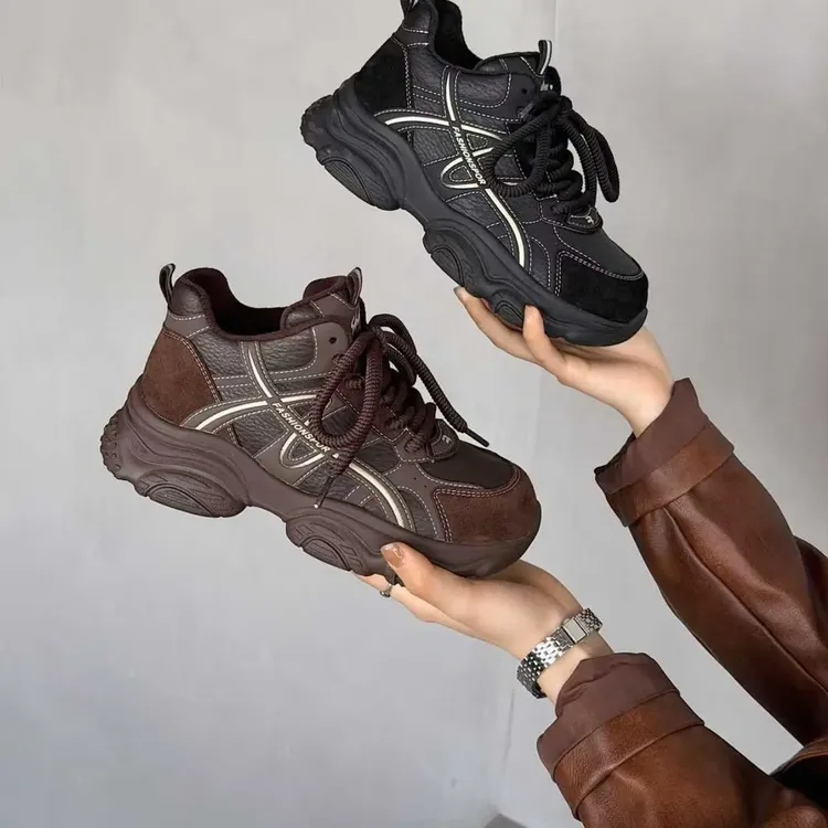 2025冬季加绒厚底轻便保暖系带东北户外休闲运动老爹女棉鞋新款