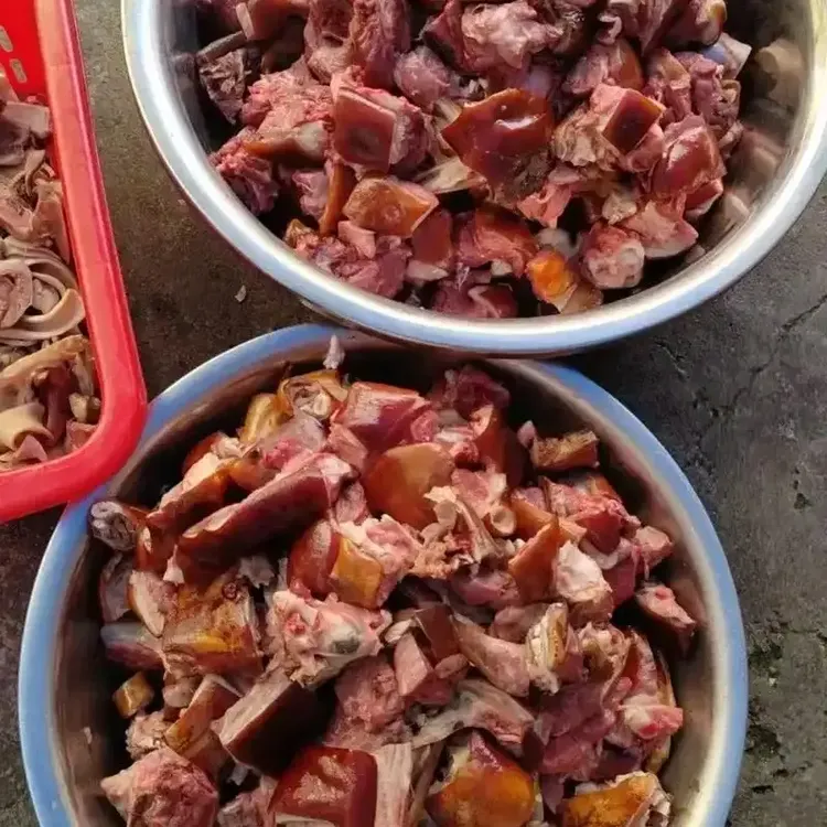 农家养.香肉，1斤，现买现砍真空包装发货。