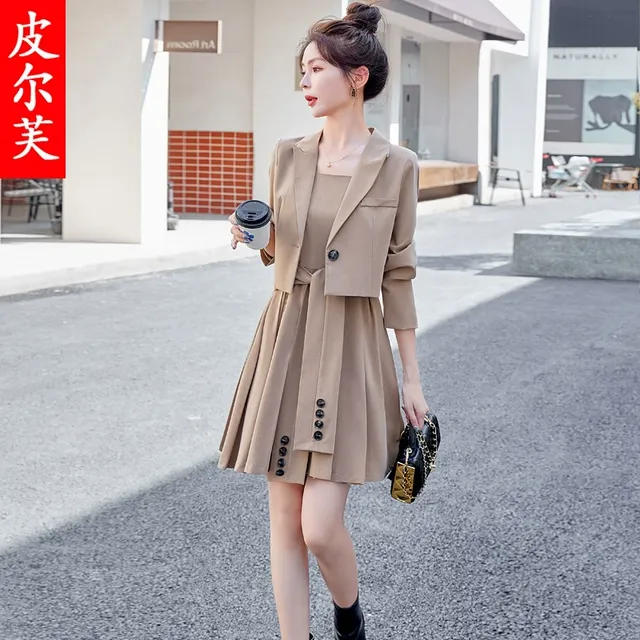 时尚职业套装裙女2025春秋新款高级感显瘦小西装吊带连衣裙两件套