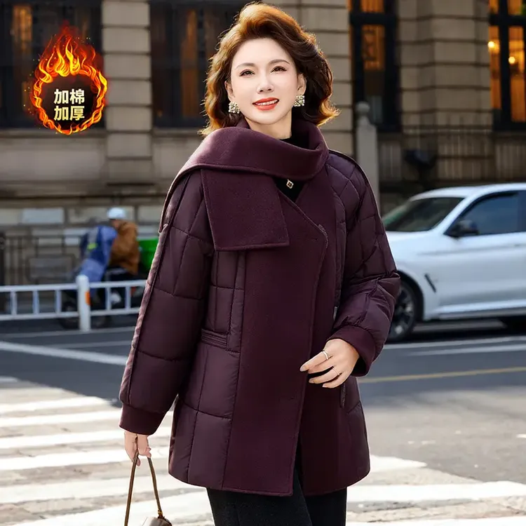彩羊品牌2025冬季新款中年妈妈加绒加厚高端围巾冬装时尚棉服外套