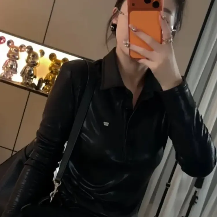 秋冬加绒涂层POLO领长袖衬衫翻领女士高级感百搭黑色时尚潮上衣