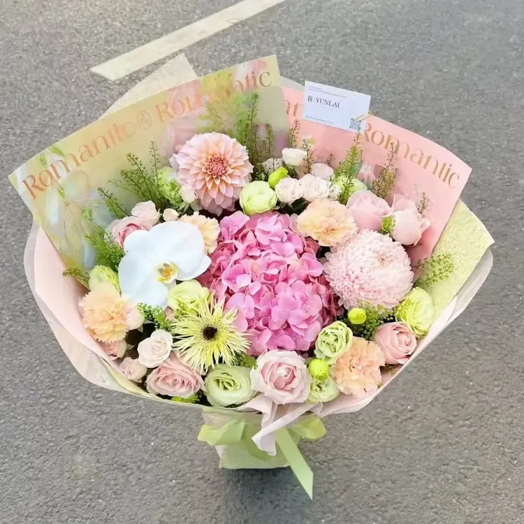 粉玫瑰康乃馨混搭鲜花花束同城配送适合送老师长辈送花上门