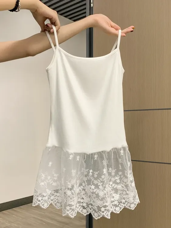 蕾丝拼接下摆纯欲风吊带背心女夏季2025新款显瘦绝美辣妹无袖上衣