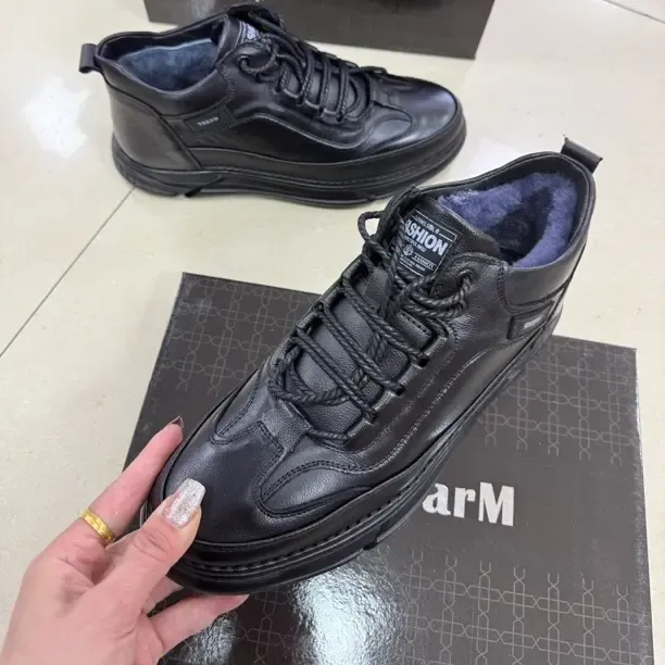 头层牛冬季防寒防滑加厚高帮雪地靴