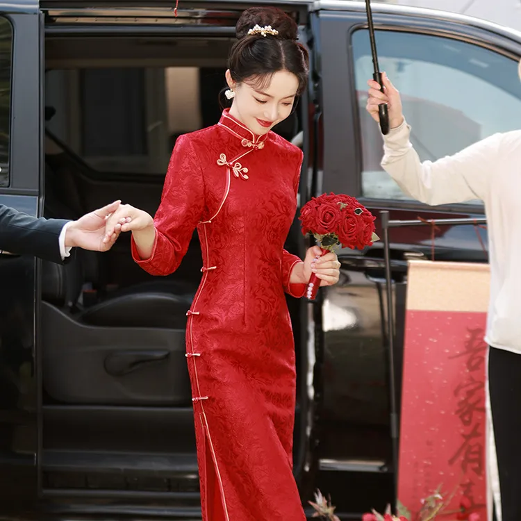 气质复古红色长款中式旗袍女款春季印花高开衩A字长裙立领斜襟蝴