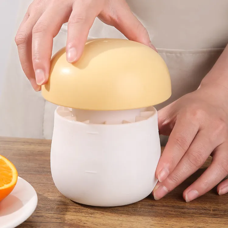 小蘑菇造型制冰桶家用冰箱自制冰块模具软硅胶小冰块储存制作盒子