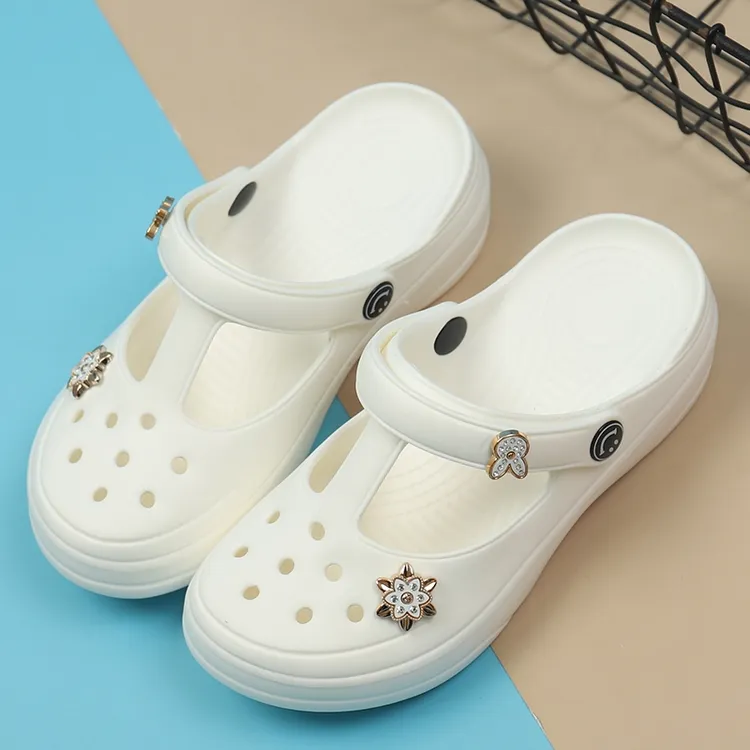 洞洞鞋女防滑厚底外穿坡跟沙滩鞋夏季白色护士软底两穿包头凉拖鞋