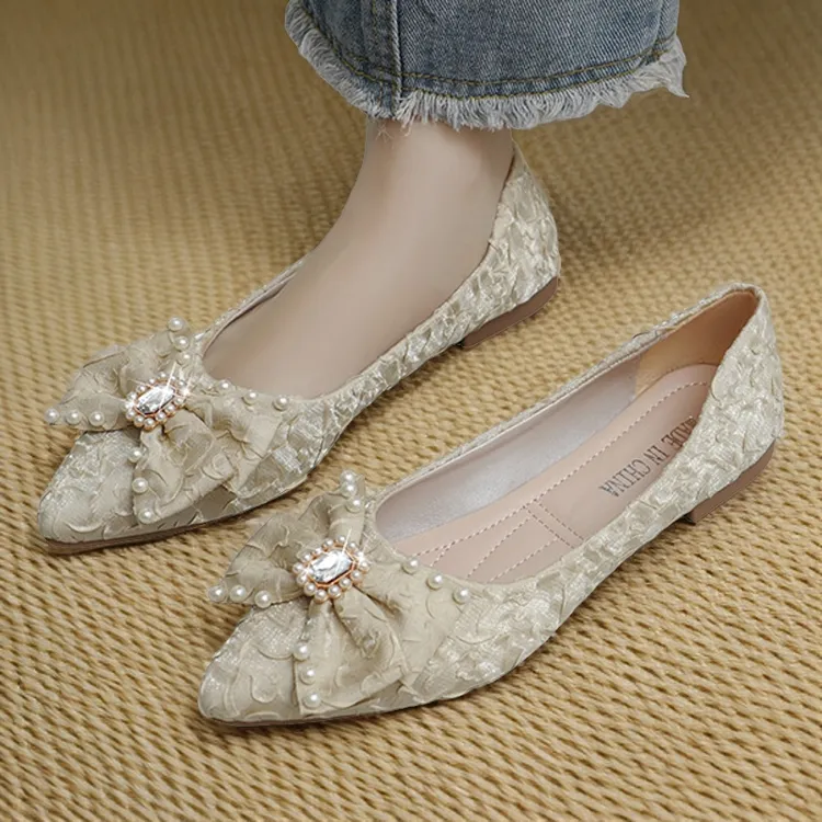 尖头平底鞋软底不累脚浅口小单鞋女款2025新款爆款通勤上班鞋子女