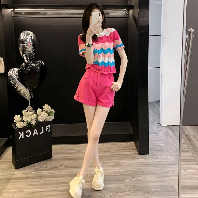 彩虹条纹款镂空冰丝针织衫女2024新款减龄套装上衣短裤夏季两件套