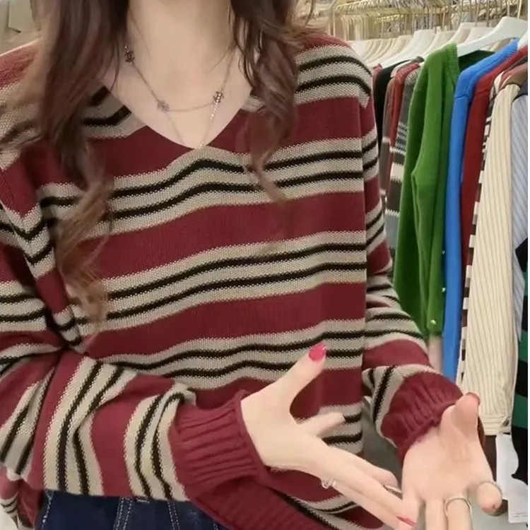 正版 2025春季新款条纹细条V领时尚宽松针织衫正品正版