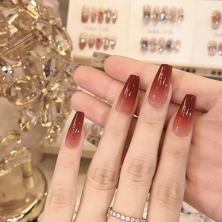 【安可红茶】长椭圆纯欲华妃摸脸渐变美甲贴片手穿戴甲简约指甲贴