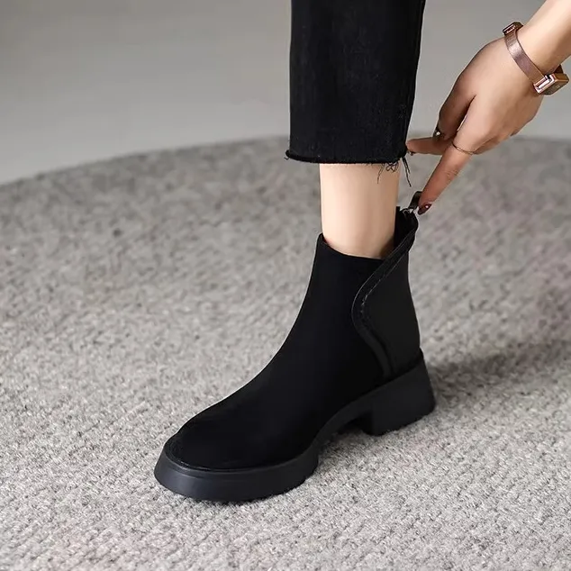 圆头棕色磨砂厚底马丁靴休闲百搭秋冬爆款绒里低跟短筒软底小短靴