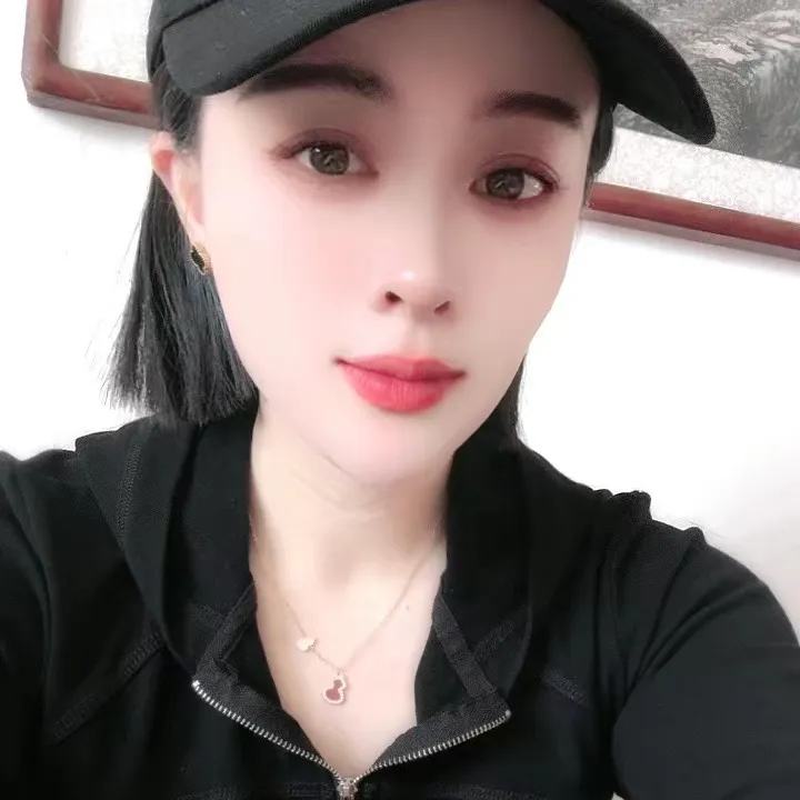 钛钢合成锆石项链 爆款葫芦项链锁骨链网红轻奢百搭简约女士项链