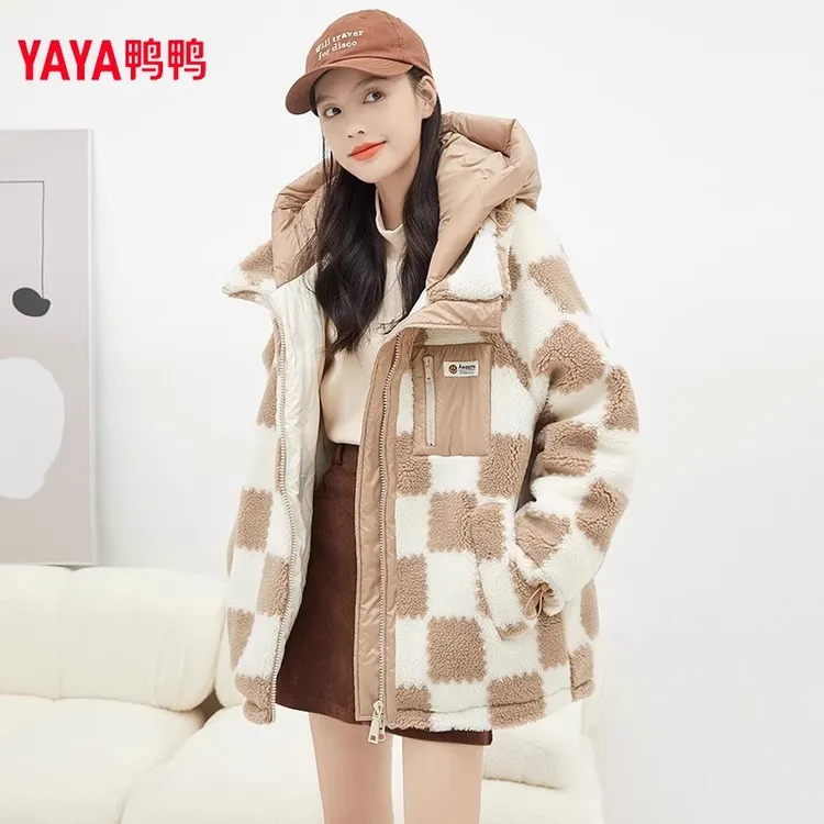 YAYA/鸭鸭短款羽绒服女2024新款时尚休闲羊羔毛格子加厚保暖外套