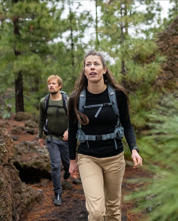 户外运动透气速干美利奴羊毛修身保暖内衣登山徒步美丽诺女长袖T