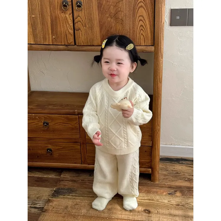 宝宝秋冬套装洋气保暖毛衣裤子婴儿冬装外出服针织冬季衣服