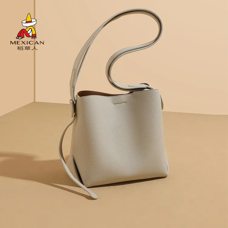 稻草人包包女2025爆款大容量包包女单肩斜挎包高级水桶包简约女包
