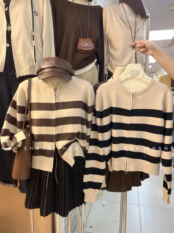 韩系慵懒风拼色条纹毛衣外套女秋冬新款圆领短款针织拉链开衫上衣