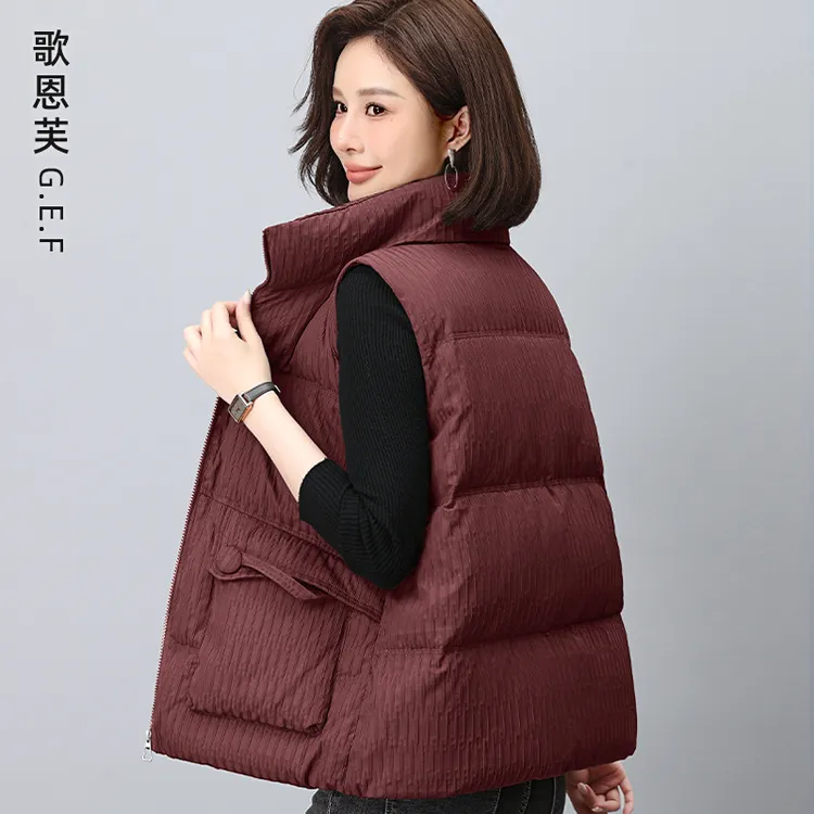 羽绒马甲女款秋冬季外穿2024新款高级感中老年妈妈白鸭绒背心马夹