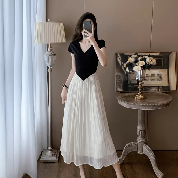 黑色高档v领连衣裙女夏季显瘦气质高级感长款法式洋气时尚裙子女