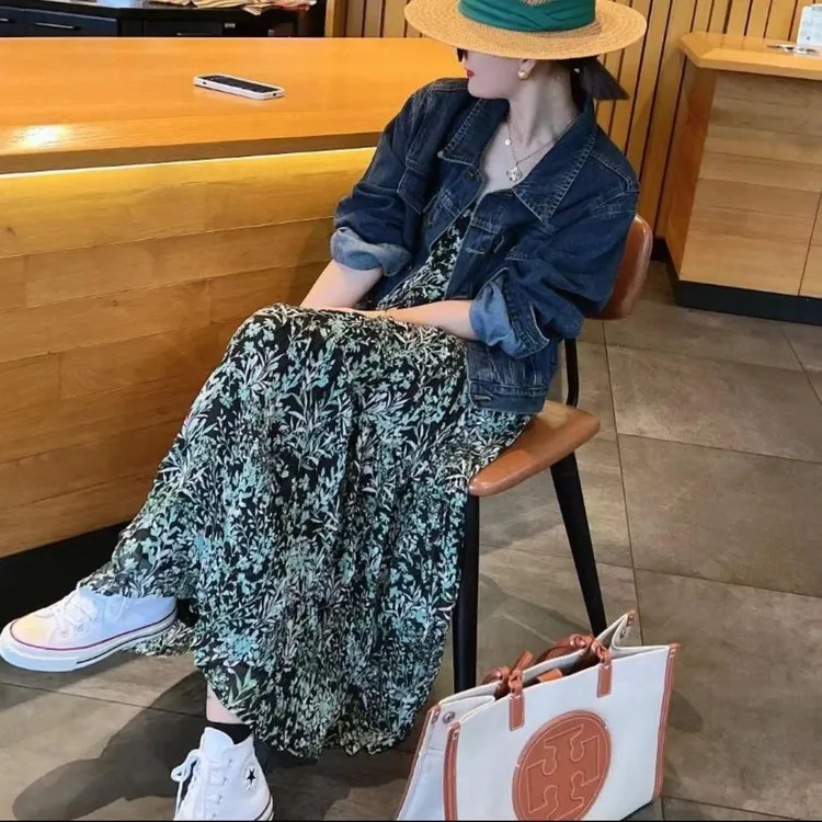 碎花连衣裙夏季新品时尚印花百搭吊带裙女士v领花裙显瘦气质裙子