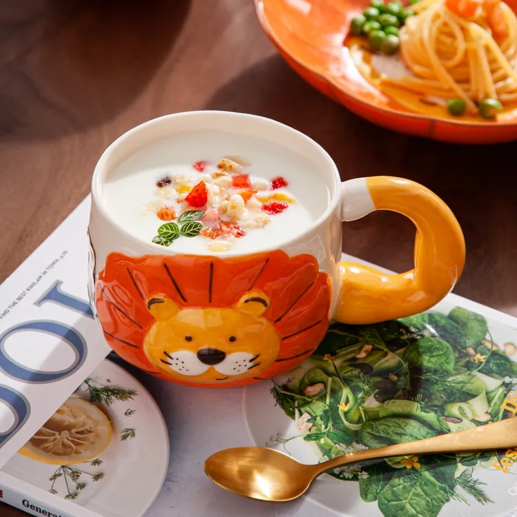 重工手绘精品陶瓷大力狮造型釉下彩纯手绘个性陶瓷马克杯礼物杯