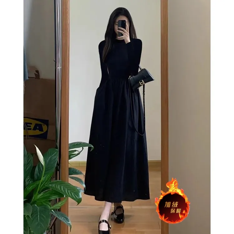 2025法式磨毛薄绒小黑裙德绒一体半高领女修身内搭长袖赫本风冬裙