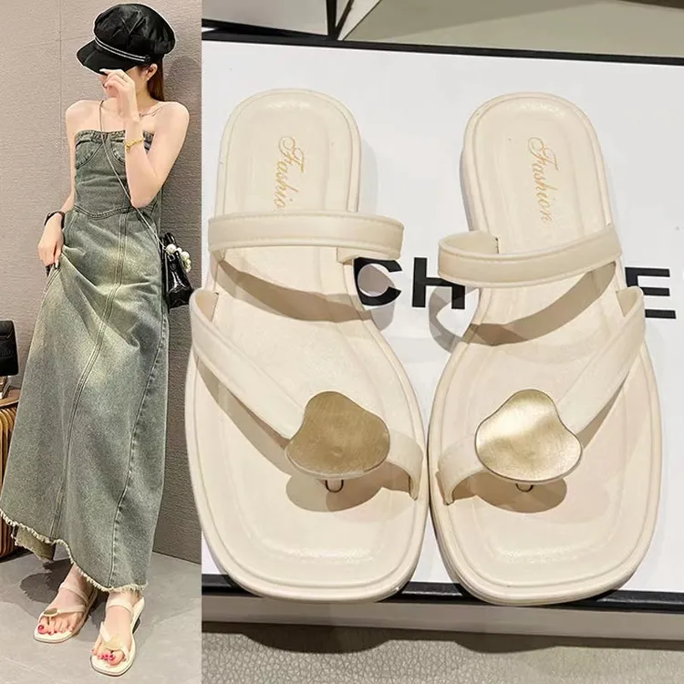 仙女风夹趾拖鞋人字女沙滩2024网红外穿韩版学生家居用凉拖鞋软底