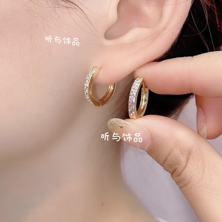铜合金耳饰 时尚简约21号耳环火爆款网红款直径1.6厘米精致百搭