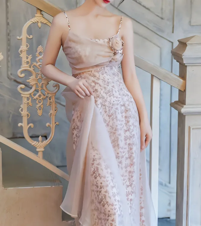 初恋碎花吊带温柔连衣裙新款裙子气质甜美长裙吊带裙薄款森系