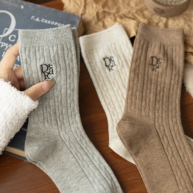中筒袜子女秋冬款纯棉刺绣堆堆袜ins潮无骨字母长袜日系防臭袜