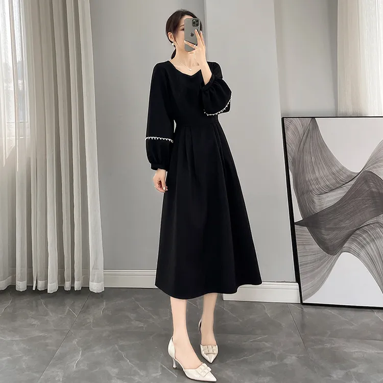 黑色长袖连衣裙女秋季2024新款韩系收腰显瘦A字裙气质中长款裙子