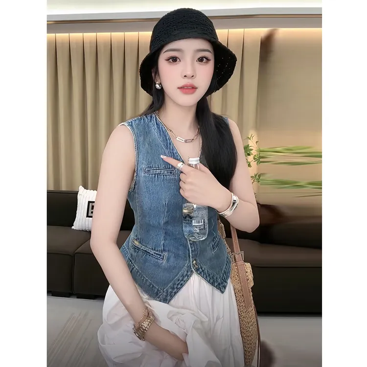 牛仔马甲女夏款设计感美式复古外穿百搭无袖坎肩背心马夹v领上衣