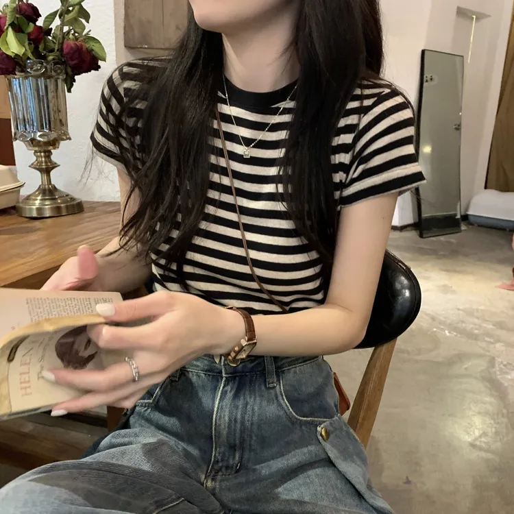 韩系正肩条纹短袖T恤女夏季紧身打底内搭设计感小众体恤显瘦上衣