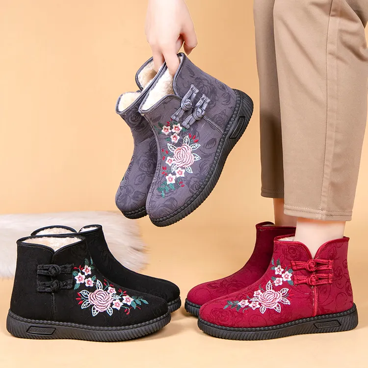 老北京布鞋女棉鞋冬季加绒保暖妈妈鞋复古民族风绣花鞋防滑短靴