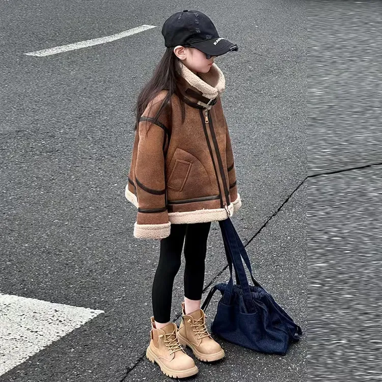 女童皮毛一体外套秋冬装2025新款儿童加厚上衣中大童皮衣平替好物