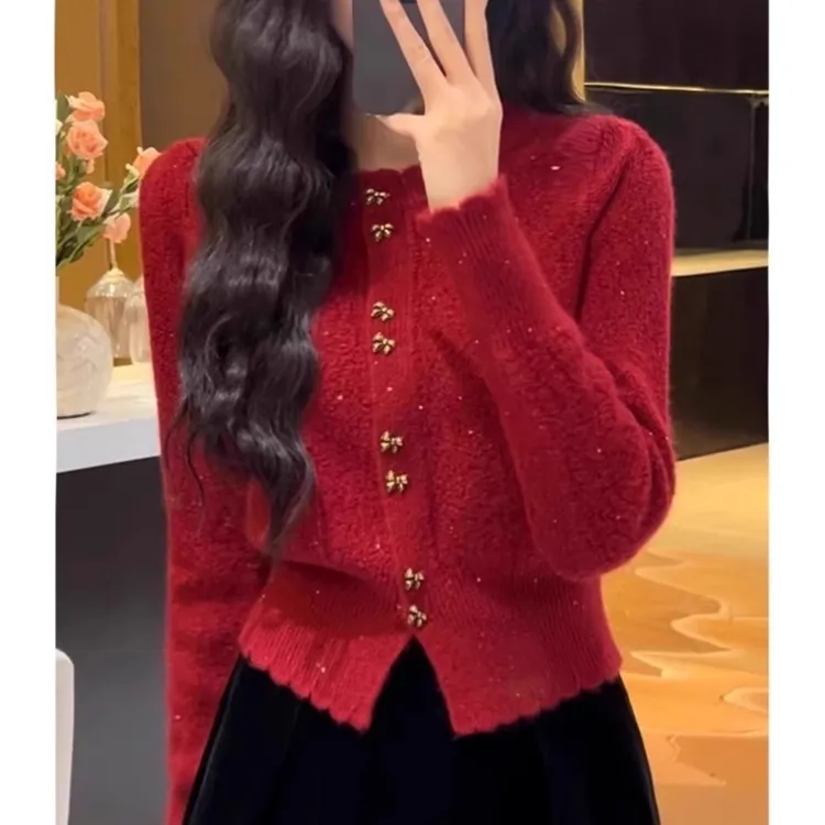 红色时尚洋气毛衣女款2025新款秋冬爆款修身显瘦别致绝美开衫上衣
