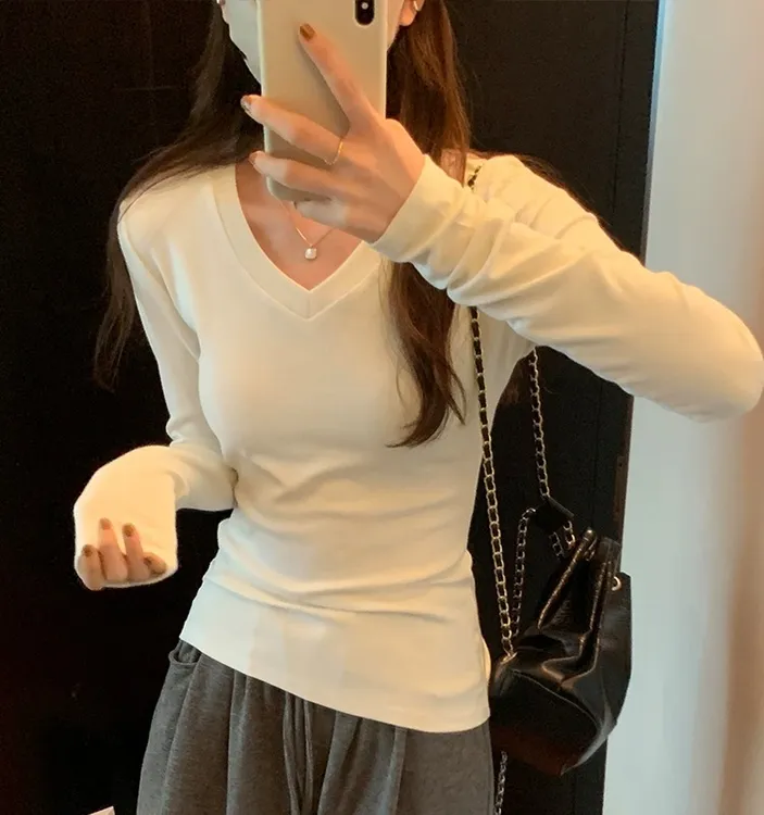 米白色针织打底衫女春季款修身显瘦弹力套头气质内搭保暖长袖上衣