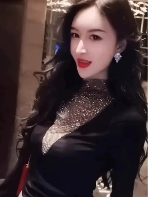 欧货重工小衫半高领加绒打底衫女秋冬新款镂空洋气打底衫内搭上衣