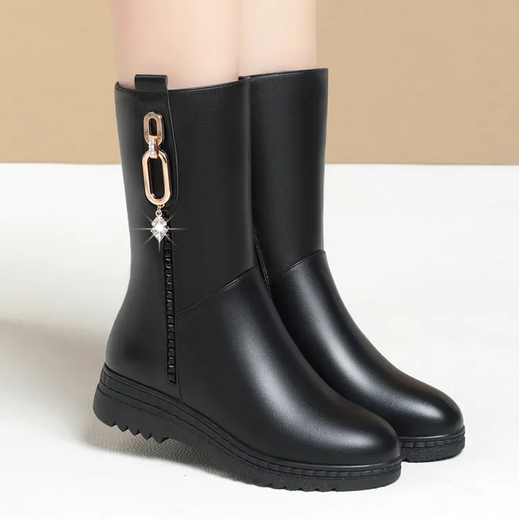 秋冬季新款中筒女防滑坡跟平底软皮中靴中年女式皮靴加绒保暖棉鞋