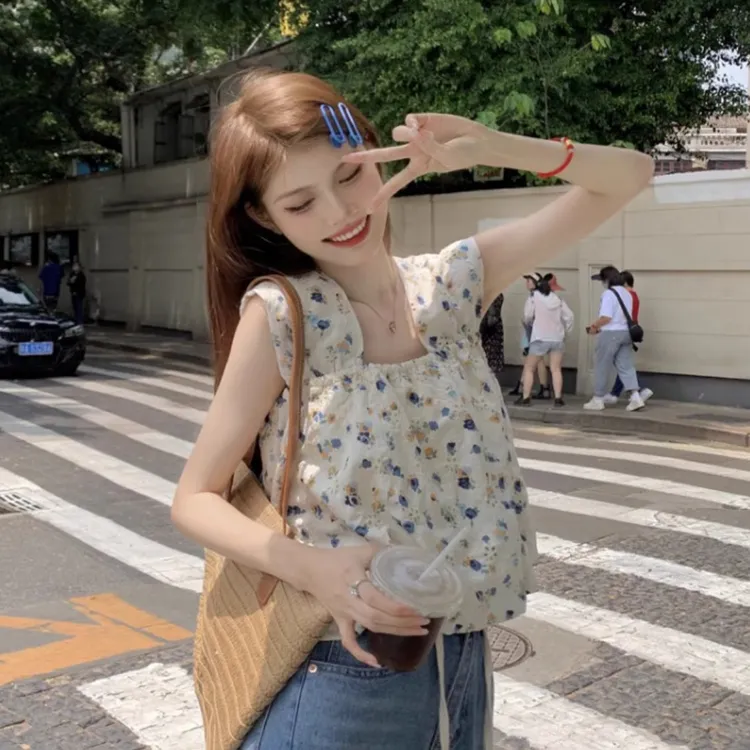 2025夏季新款无袖短款方领重工刺绣碎花背心上衣女遮肉显瘦上衣