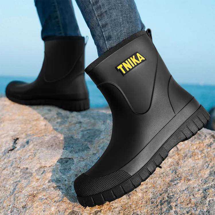 雨鞋新款男士防水防滑工作胶鞋耐磨软底钓鱼雨靴高档男款加绒水鞋