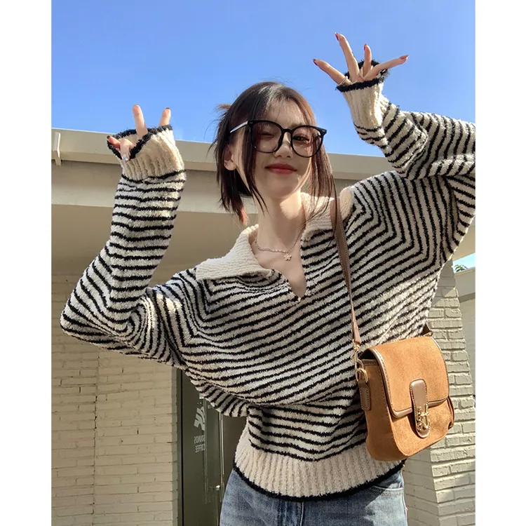 韩版时尚别致半开V领条纹上衣女秋冬季撞色套头休闲百搭针织毛衣